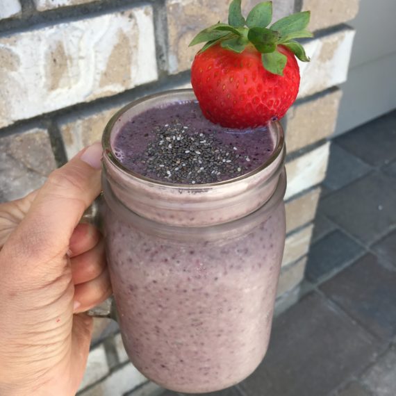 berry smoothie recipe at nutritionbliss.com